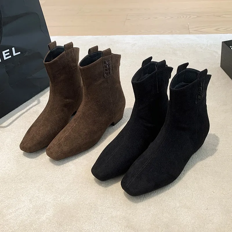 Retro Suede Slim-Fit Ankle Boots for Women,French Square Toe, Block Heel, Inner Height Increasing, Short Shaft, Stretch Boots
Retro Suede Slim-Fit Ankle Boots for Women,French Square Toe, Block Heel, Inner Height Increasing, Short Shaft, Stretch Boots