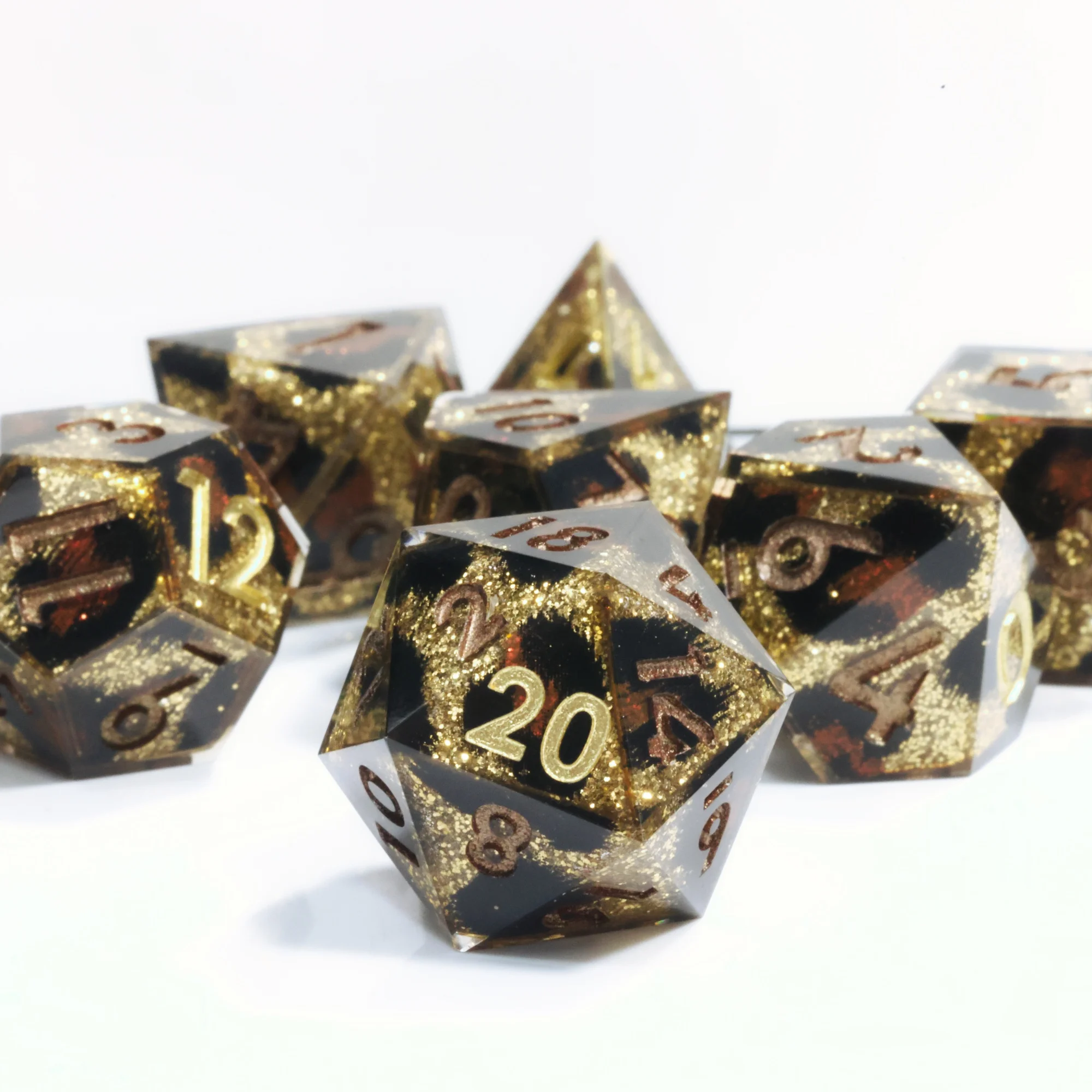 MINI PLANET Leopard Shadow DND Набор кубиков ручной работы из смолы для TRPG Dungeons & Dragons Настольные игровые двухслойные игральные кости D6 D20 
MINI PLANET Leopard Shadow DND Набор кубиков ручной работы из смолы для TRPG Dungeons & Dragons Настольные игровые двухслойные игральные кости D6 D20