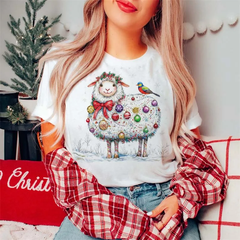 Cute Printed Christmas Sheep Women's Holiday T-Shirt Basic Style Top Fashionable Street Casual Short Sleeved Winter T-Shirt
Cute Printed Christmas Sheep Women's Holiday T-Shirt Basic Style Top Fashionable Street Casual Short Sleeved Winter T-Shirt