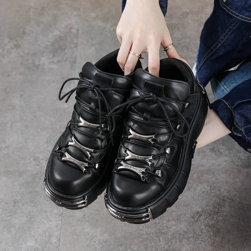 2026 Gothic Sneakers Women Pumps Shoes Heavy Metal Thick Bottom High Top Punk Leather Shoes Gothic Dark Black Rock Ankle Boots
2026 Gothic Sneakers Women Pumps Shoes Heavy Metal Thick Bottom High Top Punk Leather Shoes Gothic Dark Black Rock Ankle Boots
