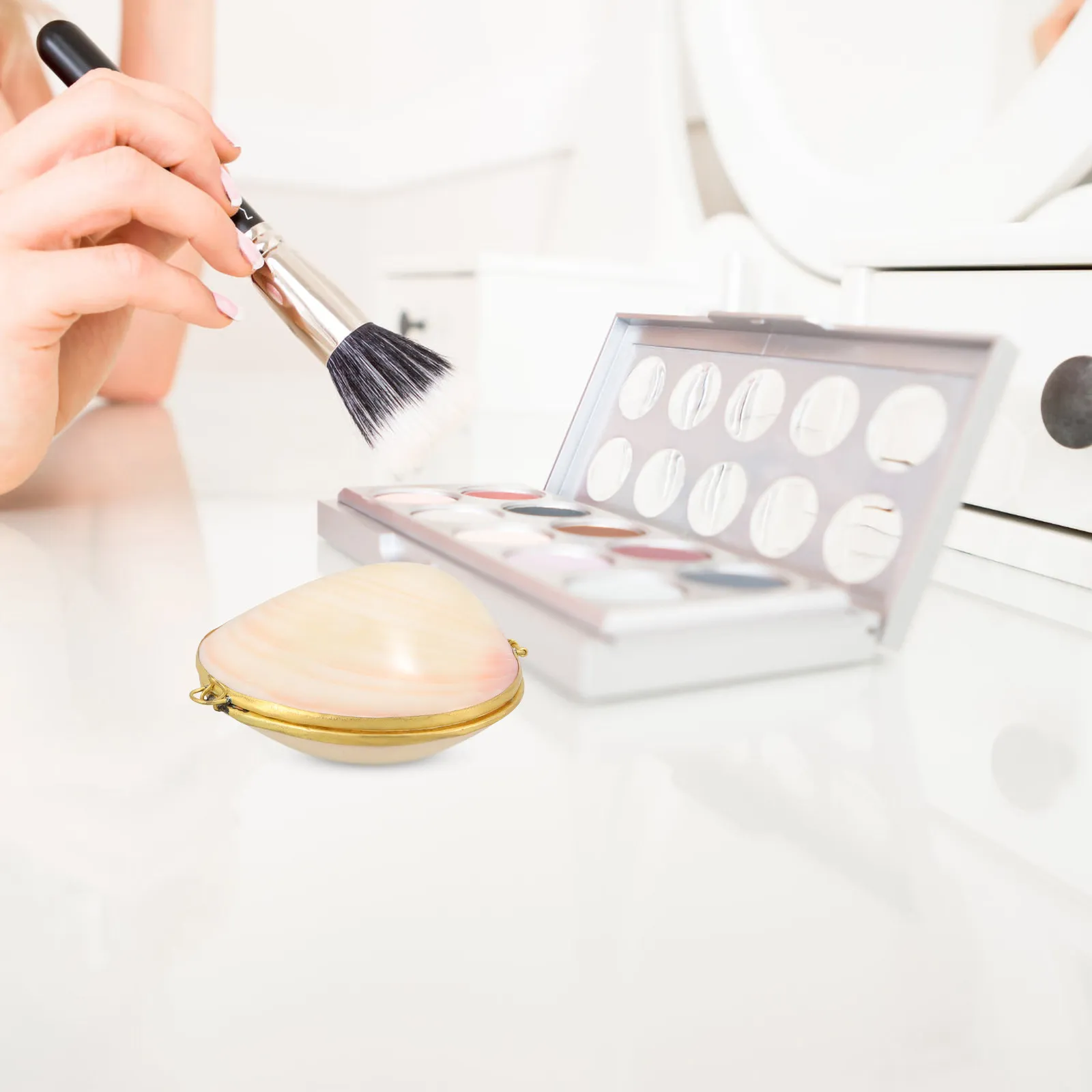 Шкатулка для украшений Shell для женщин: элегантный органайзер для хранения мелочей, маленькая коробочка для конфет, настольный держатель для колец, серег и ожерелий
Шкатулка для украшений Shell для женщин: элегантный органайзер для хранения мелочей, маленькая коробочка для конфет, настольный держатель для колец, серег и ожерелий