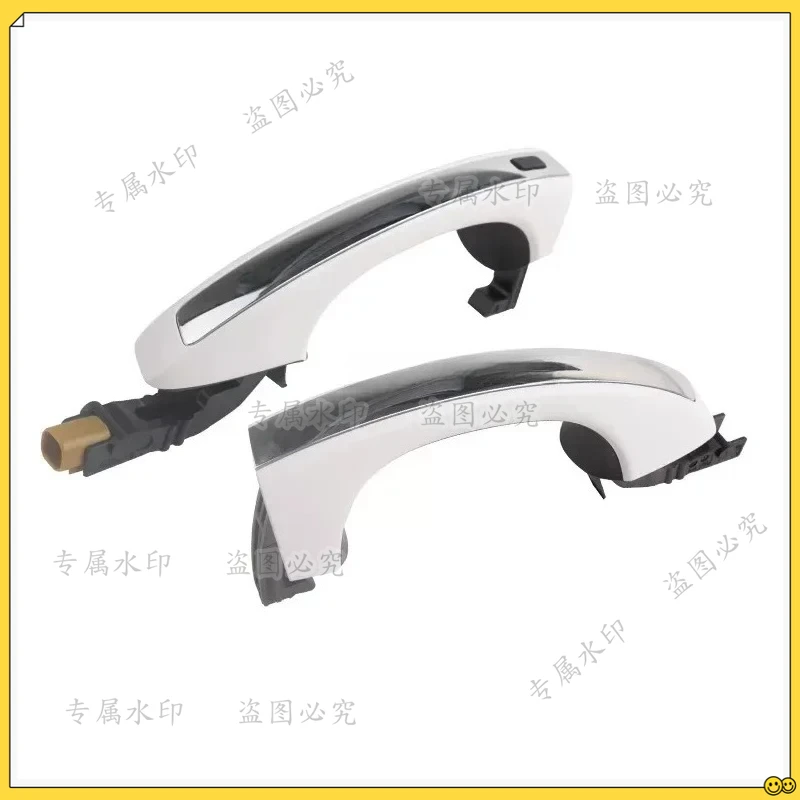 Suitable for Volkswagen New Jetta VS5 /VS7 front and rear door outer handle outer door handle small cover with high inductance
Suitable for Volkswagen New Jetta VS5 /VS7 front and rear door outer handle outer door handle small cover with high inductance