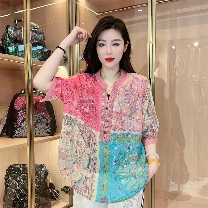 Summer Spring Shirt Women 2023 New Fashion Casual Tops Pullover Two-Tone Diamond Setting Printing Top Loose V-Neck Shirts Female
Summer Spring Shirt Women 2023 New Fashion Casual Tops Pullover Two-Tone Diamond Setting Printing Top Loose V-Neck Shirts Female