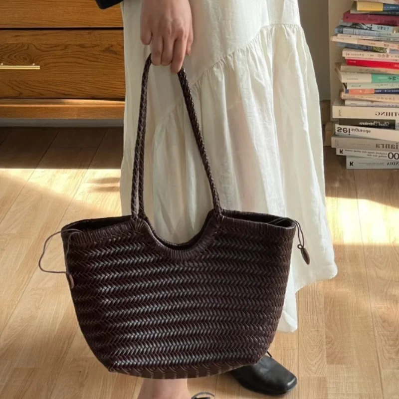 Французская большая сумка из натуральной кожи ручной работы, большая сумка-корзина для овощей с повседневной тканой внутренней сумкой, большая сумка на плечо под мышками
Французская большая сумка из натуральной кожи ручной работы, большая сумка-корзина для овощей с повседневной тканой внутренней сумкой, большая сумка на плечо под мышками