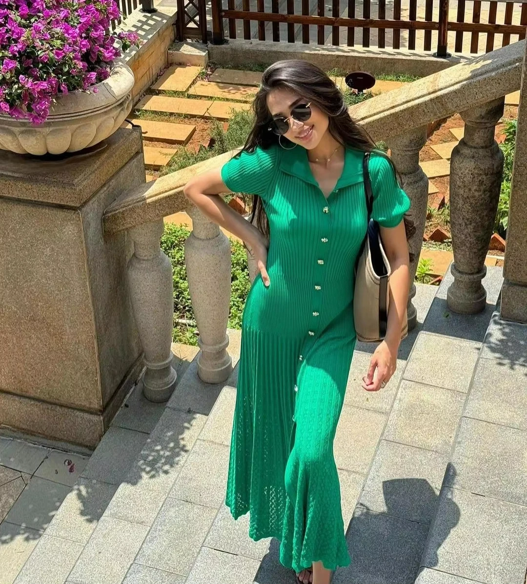 Vintage Knitted Long Dress Women Summer Casual Chic Elegant Party Dresses Short Sleeve Turn-down Collar Ladies Green Black Robes
Vintage Knitted Long Dress Women Summer Casual Chic Elegant Party Dresses Short Sleeve Turn-down Collar Ladies Green Black Robes