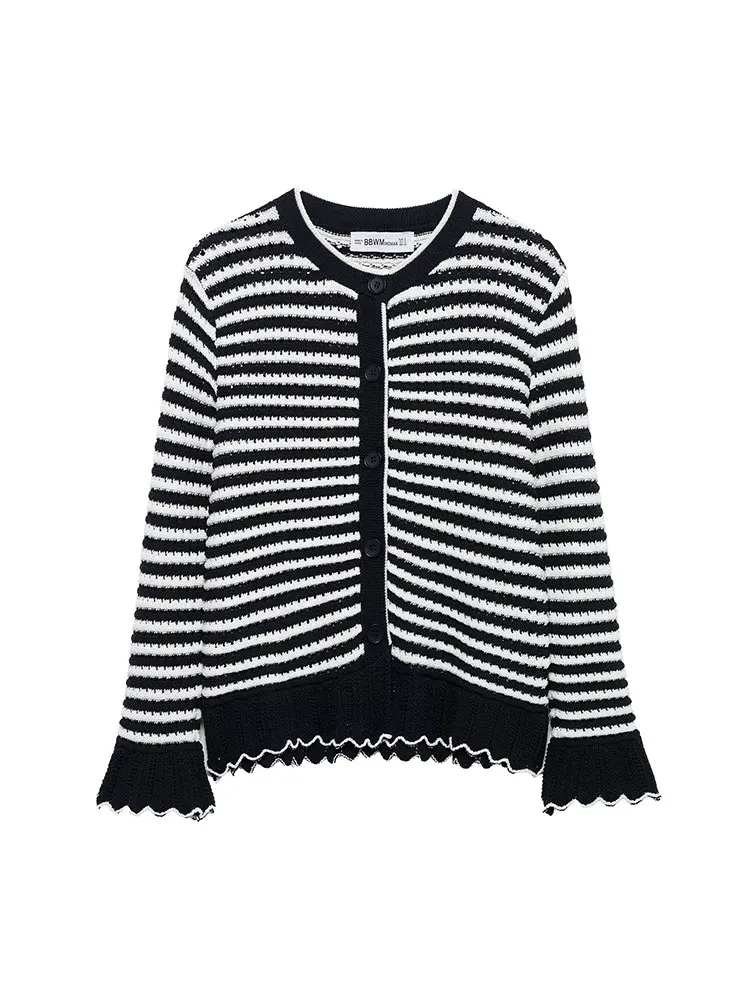 TRAFZA Retro Round Neck Single-breasted Women's Top Spring Women's Streetwear Layered Decorative Striped Knit Jacket Y2k
TRAFZA Retro Round Neck Single-breasted Women's Top Spring Women's Streetwear Layered Decorative Striped Knit Jacket Y2k