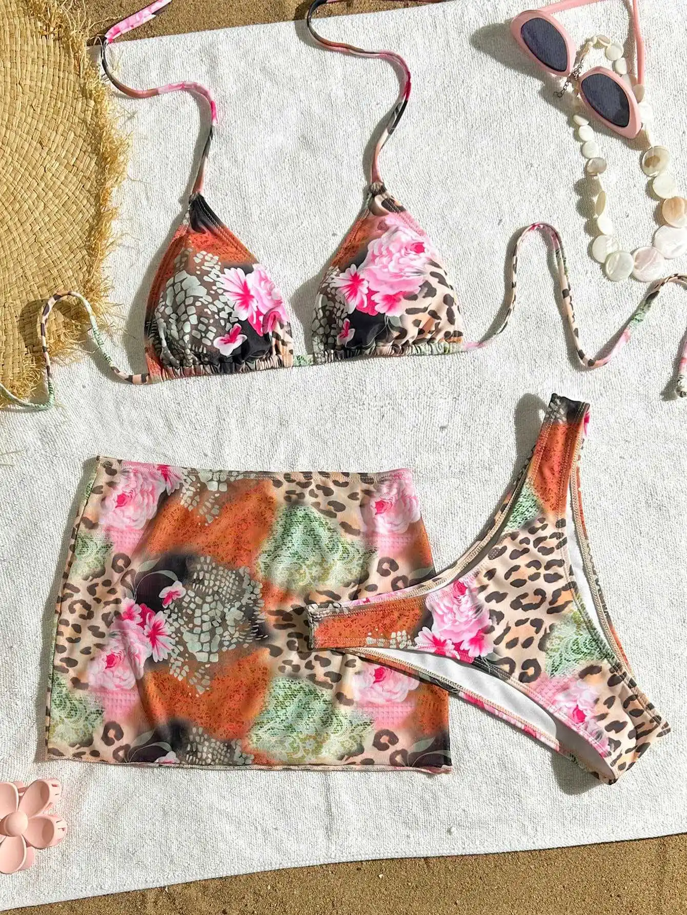 sexy flower leopard print halter tie bikinis sets 3pcs with mesh mini skirt swimsuits bathing suit beach outfits biquini tankini
sexy flower leopard print halter tie bikinis sets 3pcs with mesh mini skirt swimsuits bathing suit beach outfits biquini tankini