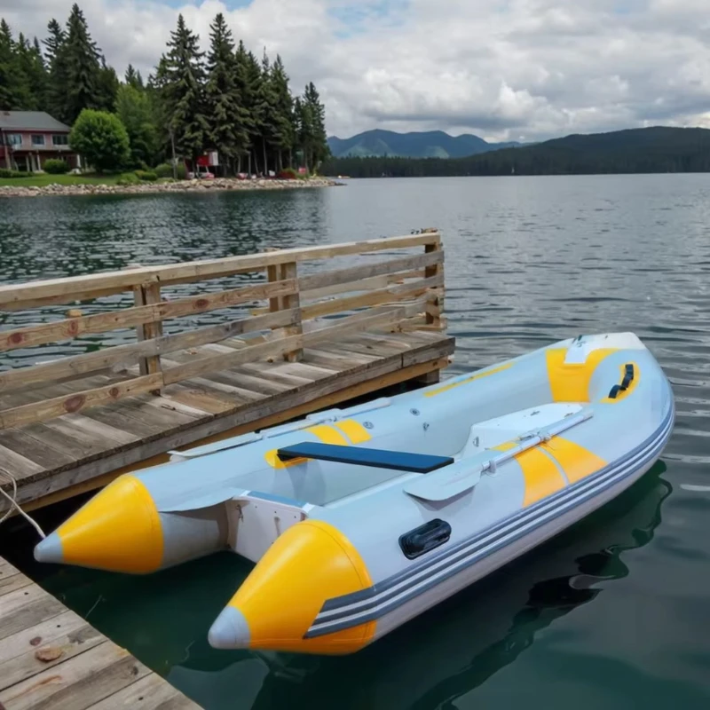 A glass fiber inflatable boat
A glass fiber inflatable boat