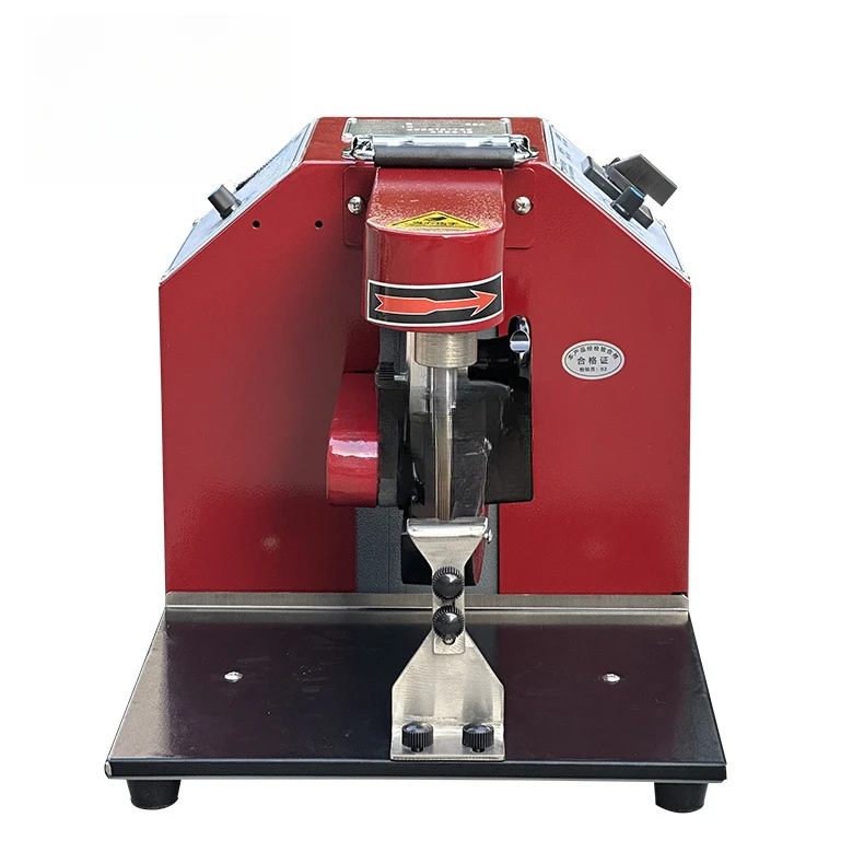 Semi-automatic oil edge machine, cardboard and wood board notebook, large curved corner position single needle
Semi-automatic oil edge machine, cardboard and wood board notebook, large curved corner position single needle