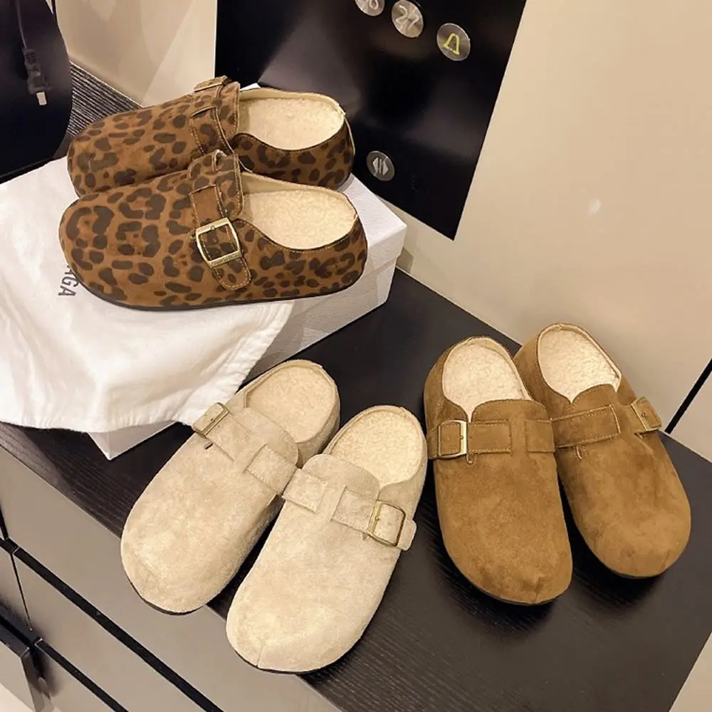 Shoes Woman 2025 Slippers Flat Luxury Slides Flock Loafers Cover Toe Pantofle Med Designer New Fabric Rome PU Rubber Retro
Shoes Woman 2025 Slippers Flat Luxury Slides Flock Loafers Cover Toe Pantofle Med Designer New Fabric Rome PU Rubber Retro