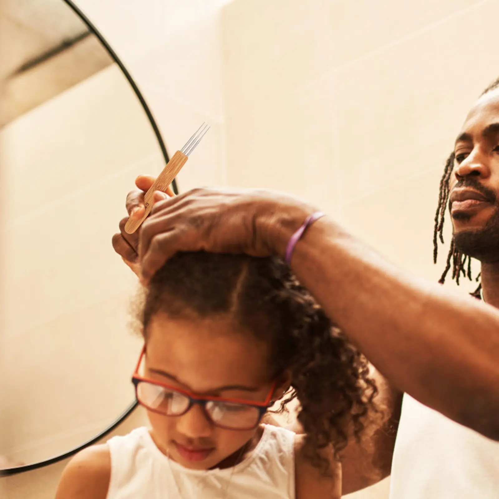 Набор из 4 крючков для плетения волос: легкие и компактные инструменты для дредов, идеально подходят для путешествий, укладки и плетения кос.
Набор из 4 крючков для плетения волос: легкие и компактные инструменты для дредов, идеально подходят для путешествий, укладки и плетения кос.