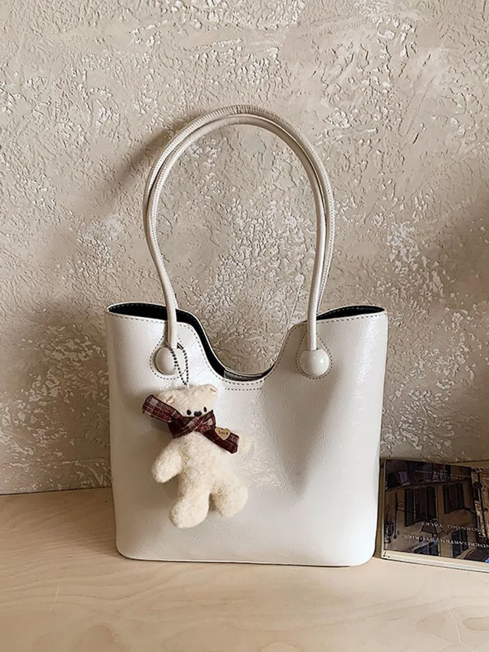 Glossy Solid Color Large Capacity Womens Tote Bag PU Leather Womens Shoulder Bag Casual Style Fashion Underarm Bag for Women Use
Glossy Solid Color Large Capacity Womens Tote Bag PU Leather Womens Shoulder Bag Casual Style Fashion Underarm Bag for Women Use