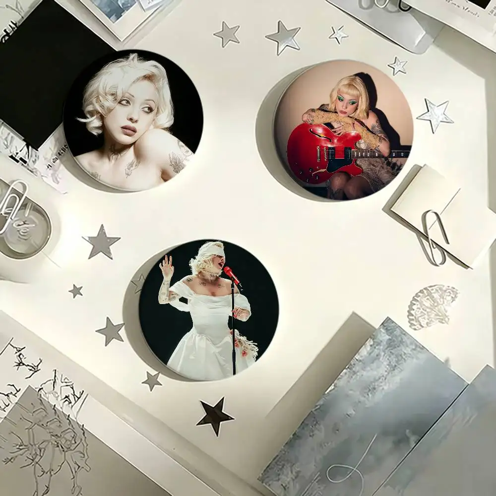 FEMME FATALE M-Mon L-Laferte Badges Creative Tinplate Button PinsBrooch Badge Clothes Backpack
FEMME FATALE M-Mon L-Laferte Badges Creative Tinplate Button PinsBrooch Badge Clothes Backpack