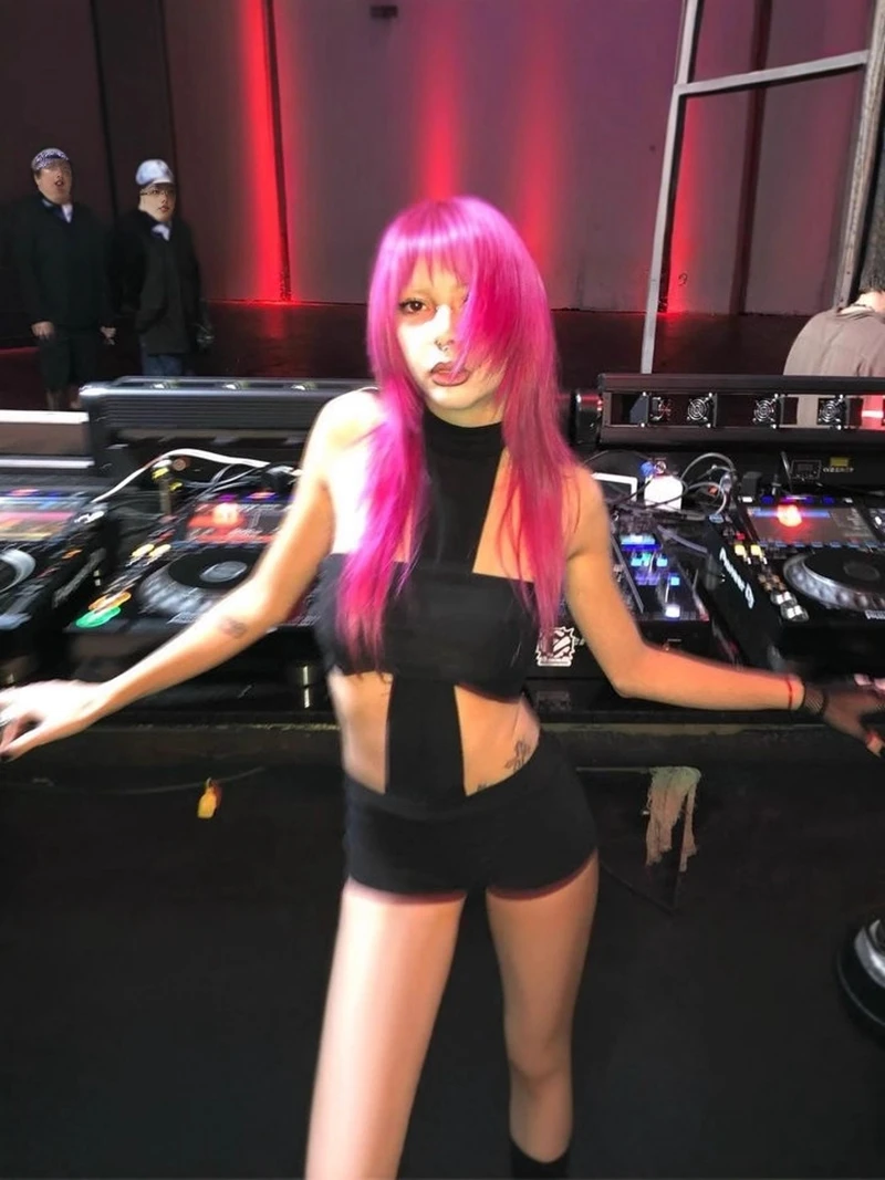 STYLISH LADY сексуальный клубный комплект из 2 предметов, женский укороченный топ с лямкой на шее и шорты, костюмы 2021, летние черные, белые вечерние наряды с вырезами
STYLISH LADY сексуальный клубный комплект из 2 предметов, женский укороченный топ с лямкой на шее и шорты, костюмы 2021, летние черные, белые вечерние наряды с вырезами