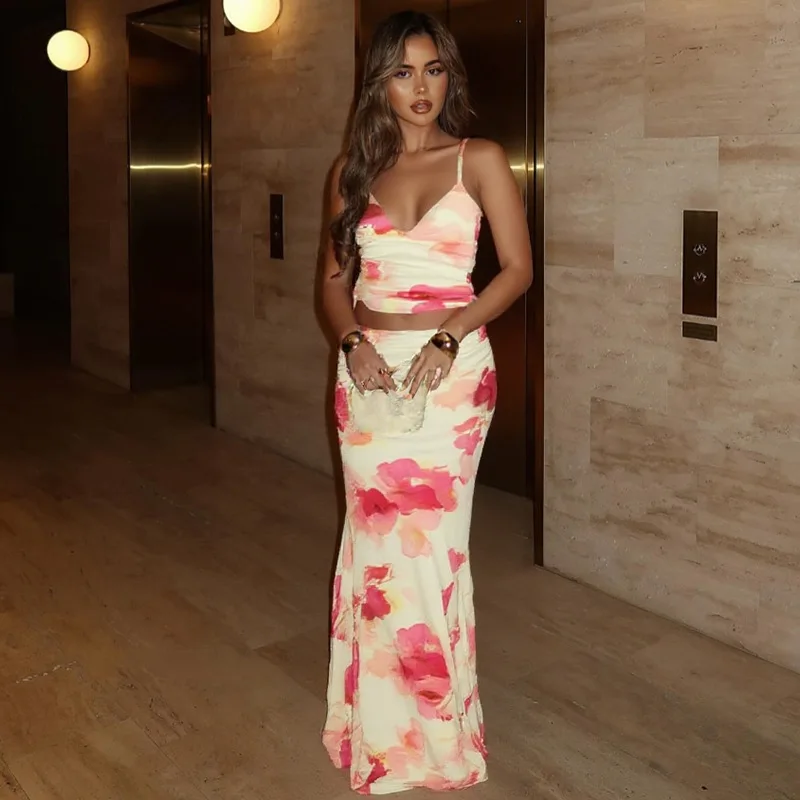 Summer Fashion Women's Printed V-Neck Camisole Slim Fit Bodycon Skirt Two Piece Set
Summer Fashion Women's Printed V-Neck Camisole Slim Fit Bodycon Skirt Two Piece Set