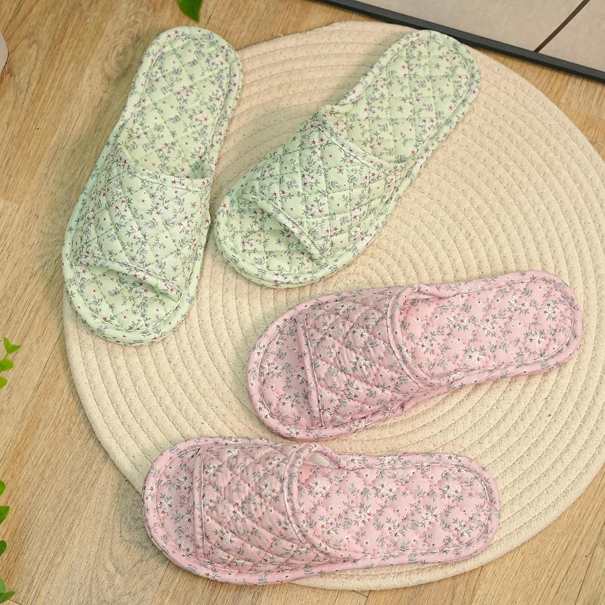 New Korean Sle Home Indoor Slippers Floral Silent No Sound Cling Pad Floor Cloth Art Bot Slippers Autumn Winter
New Korean Sle Home Indoor Slippers Floral Silent No Sound Cling Pad Floor Cloth Art Bot Slippers Autumn Winter