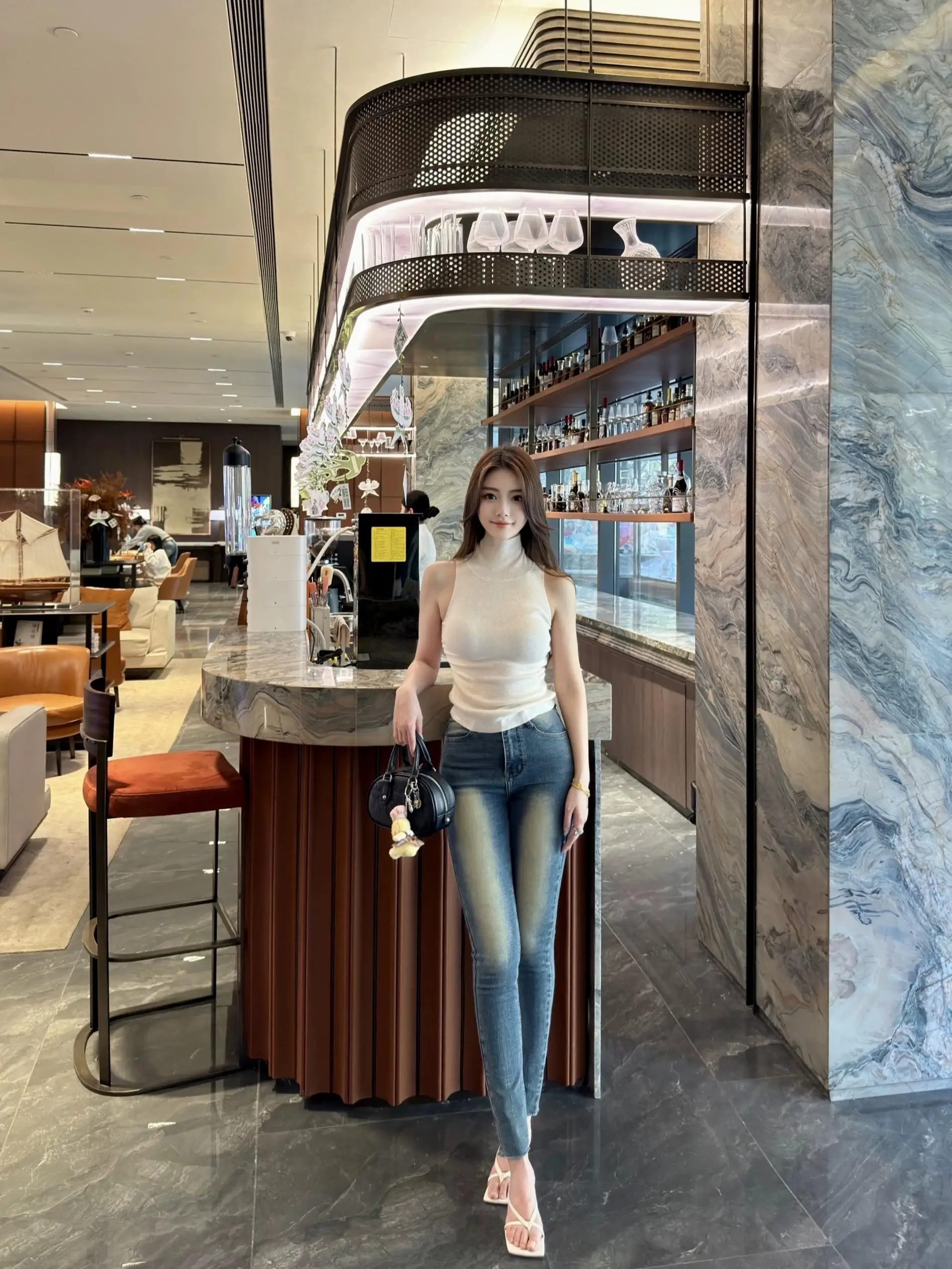 Retro Deep Blue Women's High Waist Elastic Slimming Hip Enhancing Pencil Jeans Waed out Nine Point Cotton Stretch Denim
Retro Deep Blue Women's High Waist Elastic Slimming Hip Enhancing Pencil Jeans Waed out Nine Point Cotton Stretch Denim