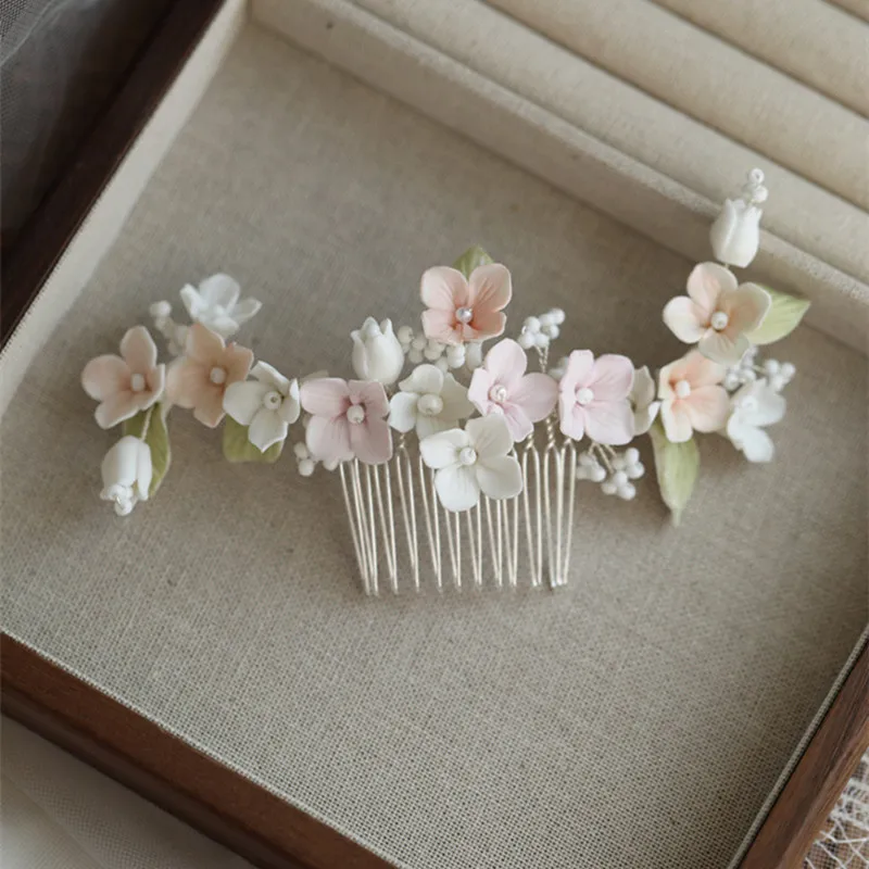 Ceramic Flower Hair Comb Women Wedding Hairpins Fairy Flower Pearls Hairclips Bride Prom Headdress Hair Accessories Tiara
Ceramic Flower Hair Comb Women Wedding Hairpins Fairy Flower Pearls Hairclips Bride Prom Headdress Hair Accessories Tiara