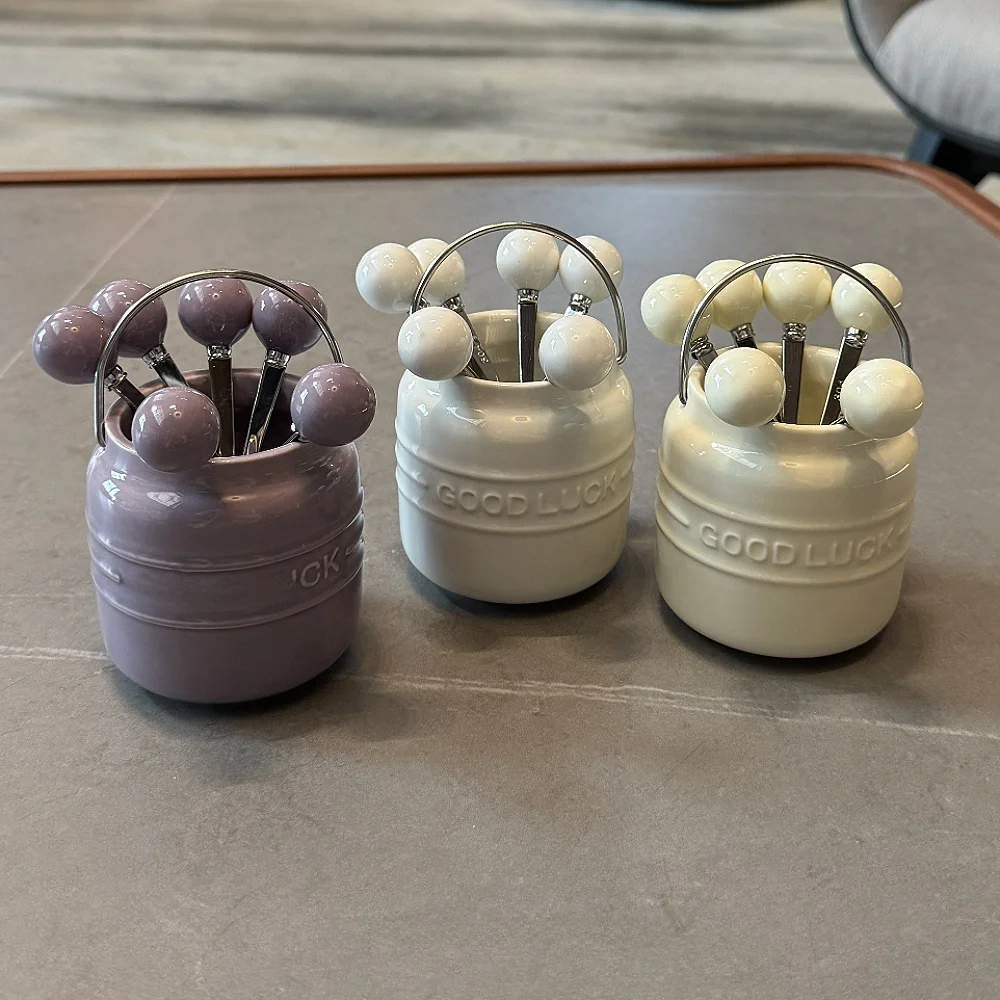 Creative 304 Stainl Steel Fruit Fork Set Beautiful Owner Lady Self-Use Dert Fork Storage Canister Children's Fruit Ta hellokitty
Creative 304 Stainl Steel Fruit Fork Set Beautiful Owner Lady Self-Use Dert Fork Storage Canister Children's Fruit Ta hellokitty