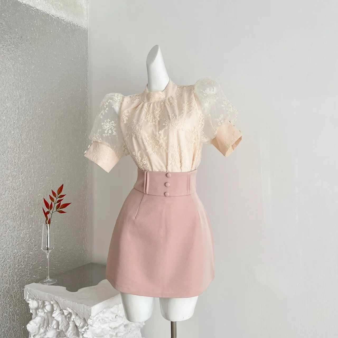 Gentle Wind Heavy Industry Lace Hip Skirt Women's High Waist Slim Short Skirt
Gentle Wind Heavy Industry Lace Hip Skirt Women's High Waist Slim Short Skirt