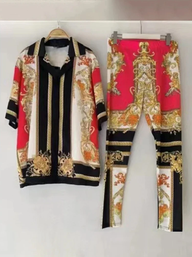 Пижамный стиль, рубашка с короткими рукавами и геометрическим принтом в стиле ретро, комплект из двух предметов, летняя женская одежда 2025 г. + вязаный комплект капри
Пижамный стиль, рубашка с короткими рукавами и геометрическим принтом в стиле ретро, комплект из двух предметов, летняя женская одежда 2025 г. + вязаный комплект капри