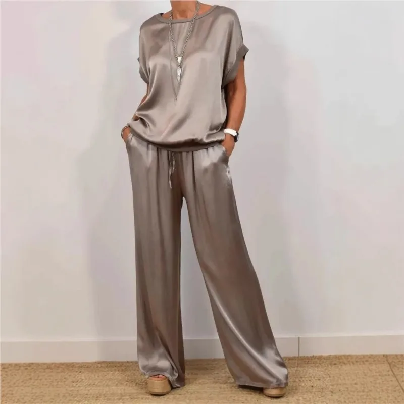 Luxury Soft Satin Two Piece Set Women Long Sleeve Loose Top Wide Leg Pants Matching Set Summer Solid Color Casual Loungewear
Luxury Soft Satin Two Piece Set Women Long Sleeve Loose Top Wide Leg Pants Matching Set Summer Solid Color Casual Loungewear