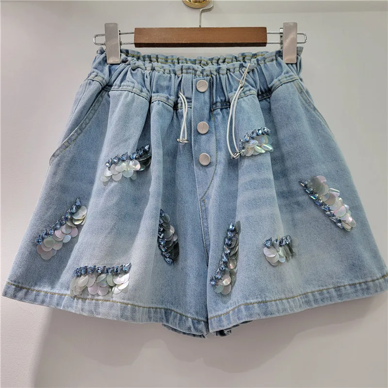 Casual Fashion Women's Blue Denim Shorts 2025 New Summer High Waist Diamonds Sequins Crystal Short Jeans Female Simple
Casual Fashion Women's Blue Denim Shorts 2025 New Summer High Waist Diamonds Sequins Crystal Short Jeans Female Simple