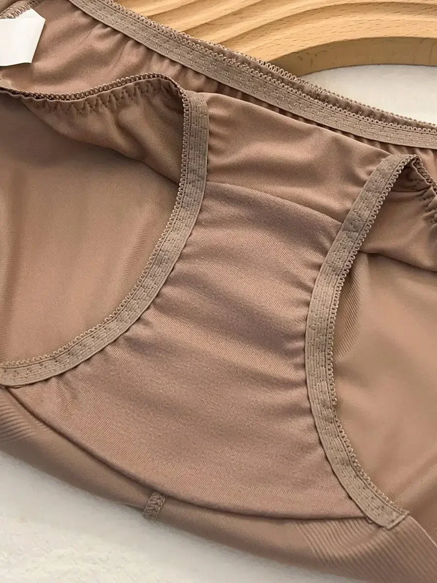 3 Pcs Women Seamless Mid-Waist Comfortable Minimalist Lifting Breathable Panties
3 Pcs Women Seamless Mid-Waist Comfortable Minimalist Lifting Breathable Panties