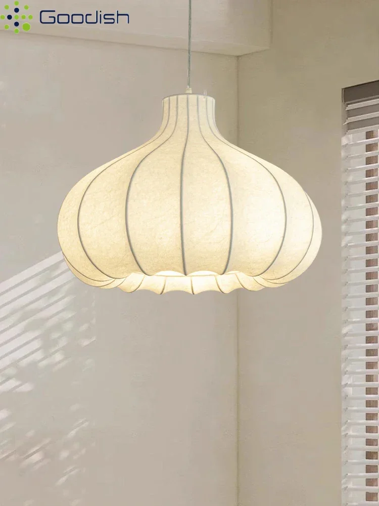 Японские подвесные светильники ваби-саби, вязаные вручную шелковые кремовые ткани, светодиодные лампы в форме тыквы для прикроватного украшения дома, люстра
Японские подвесные светильники ваби-саби, вязаные вручную шелковые кремовые ткани, светодиодные лампы в форме тыквы для прикроватного украшения дома, люстра