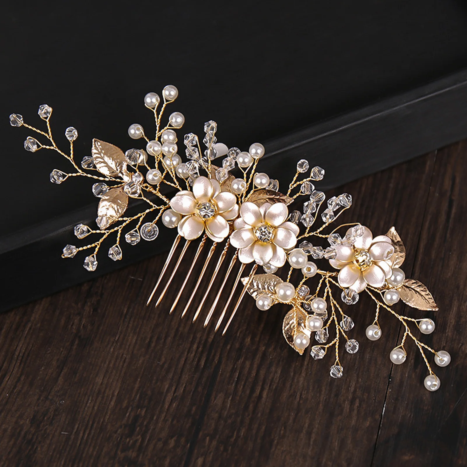 Bridal Hair Comb With Pearls And Crystals Hand-made Floral Design For Chinese Wedding
Bridal Hair Comb With Pearls And Crystals Hand-made Floral Design For Chinese Wedding