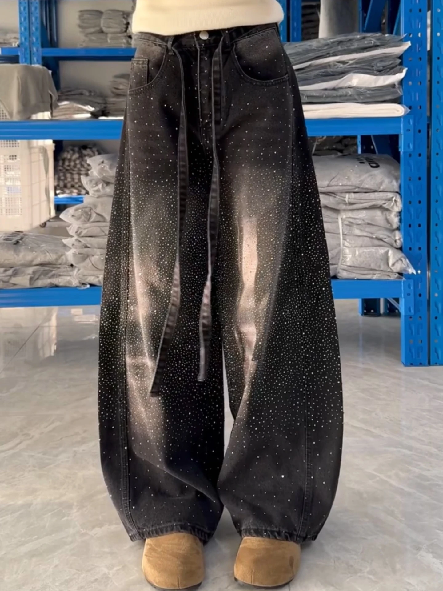 American Style plus Size Retro Drawstring Design Sense Rhinestone Denim Pants Women Spring New Loose Slim Wide Leg Floor-Leng...
American Style plus Size Retro Drawstring Design Sense Rhinestone Denim Pants Women Spring New Loose Slim Wide Leg Floor-Leng...