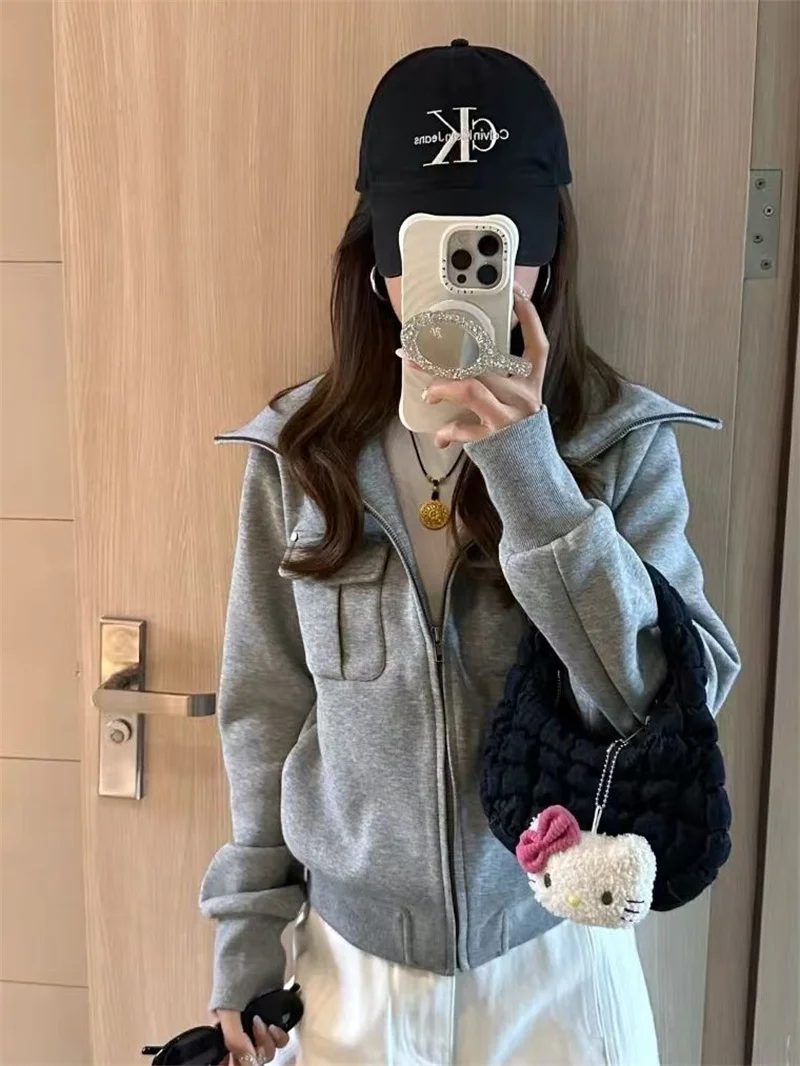 2025 Eye-Catching Zipper Hoodie For Women In Spring and Autumn New Korean Version, Slim Fit Design Loose and Versatile Jacket
2025 Eye-Catching Zipper Hoodie For Women In Spring and Autumn New Korean Version, Slim Fit Design Loose and Versatile Jacket