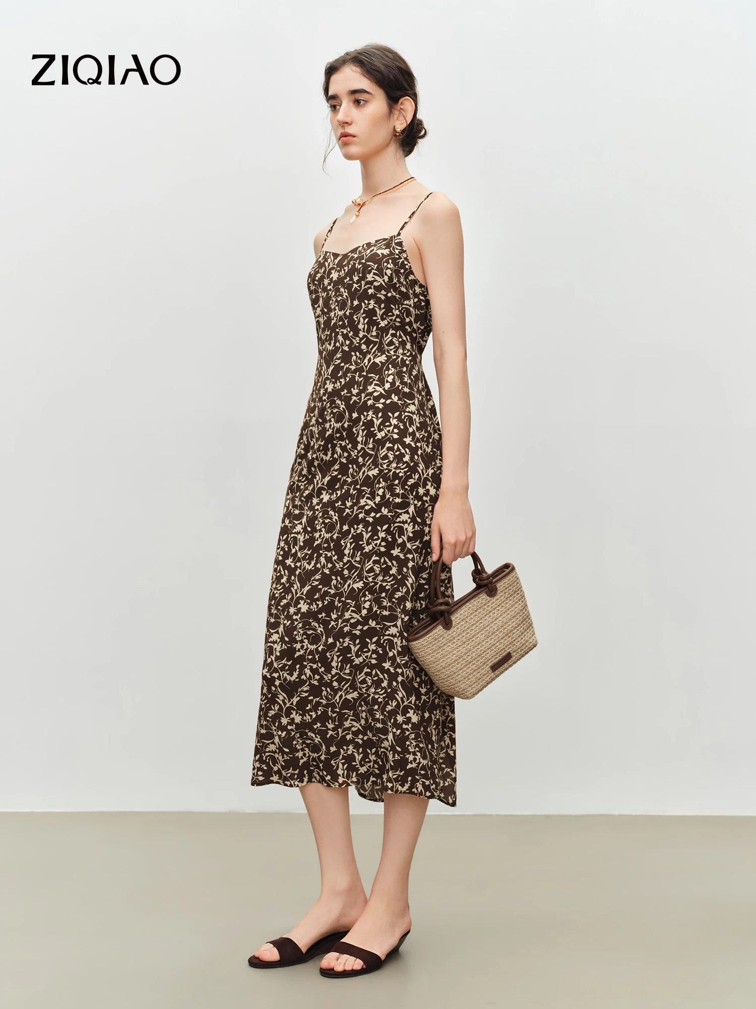 ZIQIAO 2026 Summer Women's Lightweight Floral Print Spaghetti Strap Dress - Vacation Style Midi for Beach Holidays
ZIQIAO 2026 Summer Women's Lightweight Floral Print Spaghetti Strap Dress - Vacation Style Midi for Beach Holidays