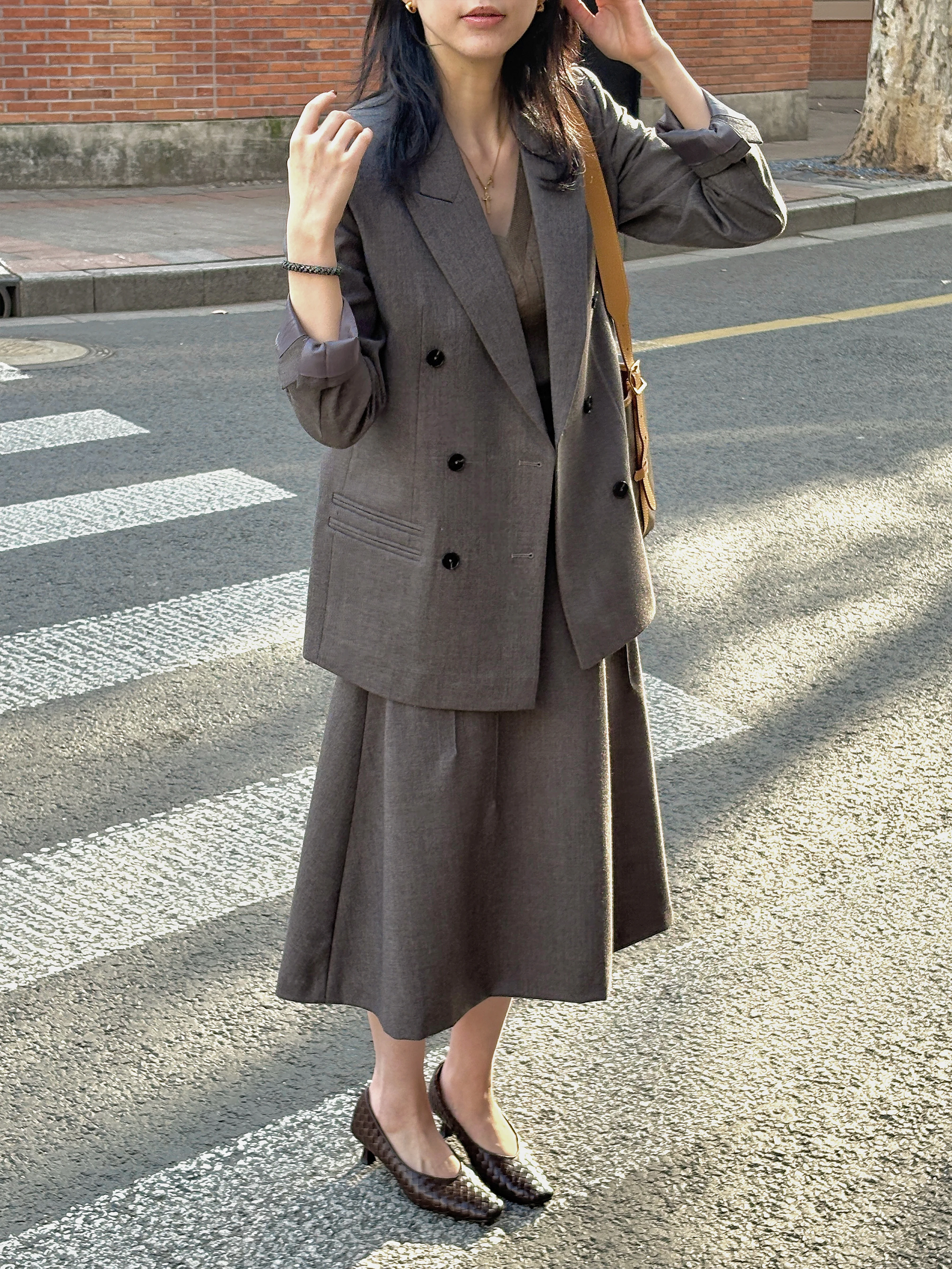 ZINCCA Nordic Grey Woolen Three-Piece Suit Double-Button Jacket Half Skirt Professional Women's Fashion Ensemble Autumn Spring
ZINCCA Nordic Grey Woolen Three-Piece Suit Double-Button Jacket Half Skirt Professional Women's Fashion Ensemble Autumn Spring