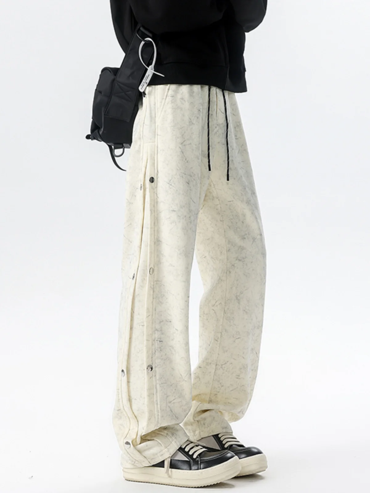 Мужские вельветовые брюки светло-бежевого цвета в американском ретро-стиле, расклешенные, прямого кроя, повседневные, весна-осень
Мужские вельветовые брюки светло-бежевого цвета в американском ретро-стиле, расклешенные, прямого кроя, повседневные, весна-осень