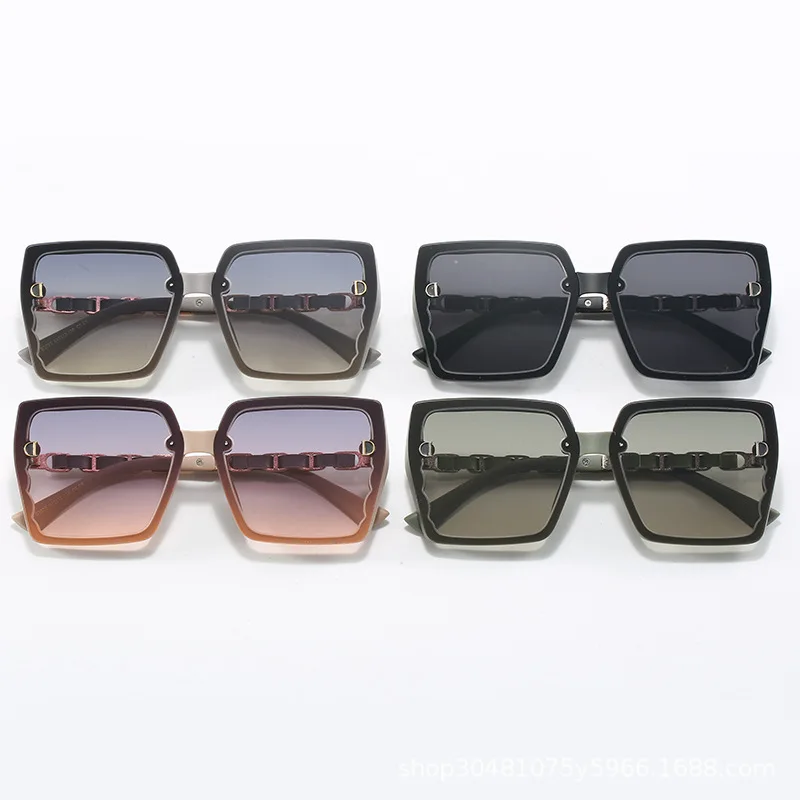 2025 New European and American Square Classic Large Frame Sunglasses Metal Leather Legs Trendy Design Women UV Protected Eyewear
2025 New European and American Square Classic Large Frame Sunglasses Metal Leather Legs Trendy Design Women UV Protected Eyewear