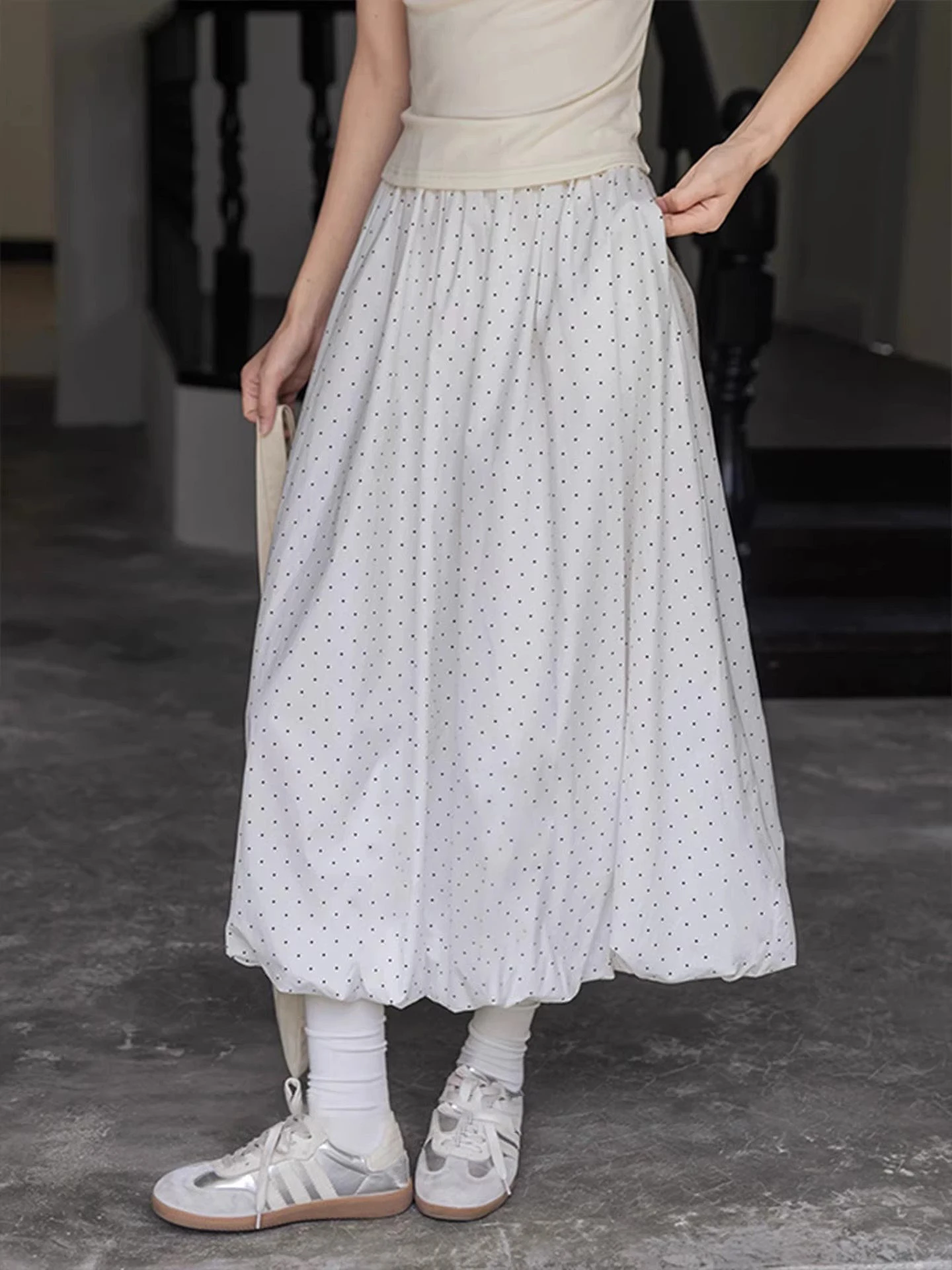 White Polka Dot Puffy Flower Bud Skirt Women's Unique Personality Elastic Waist Loose Small Size A-Line Skirt
White Polka Dot Puffy Flower Bud Skirt Women's Unique Personality Elastic Waist Loose Small Size A-Line Skirt
