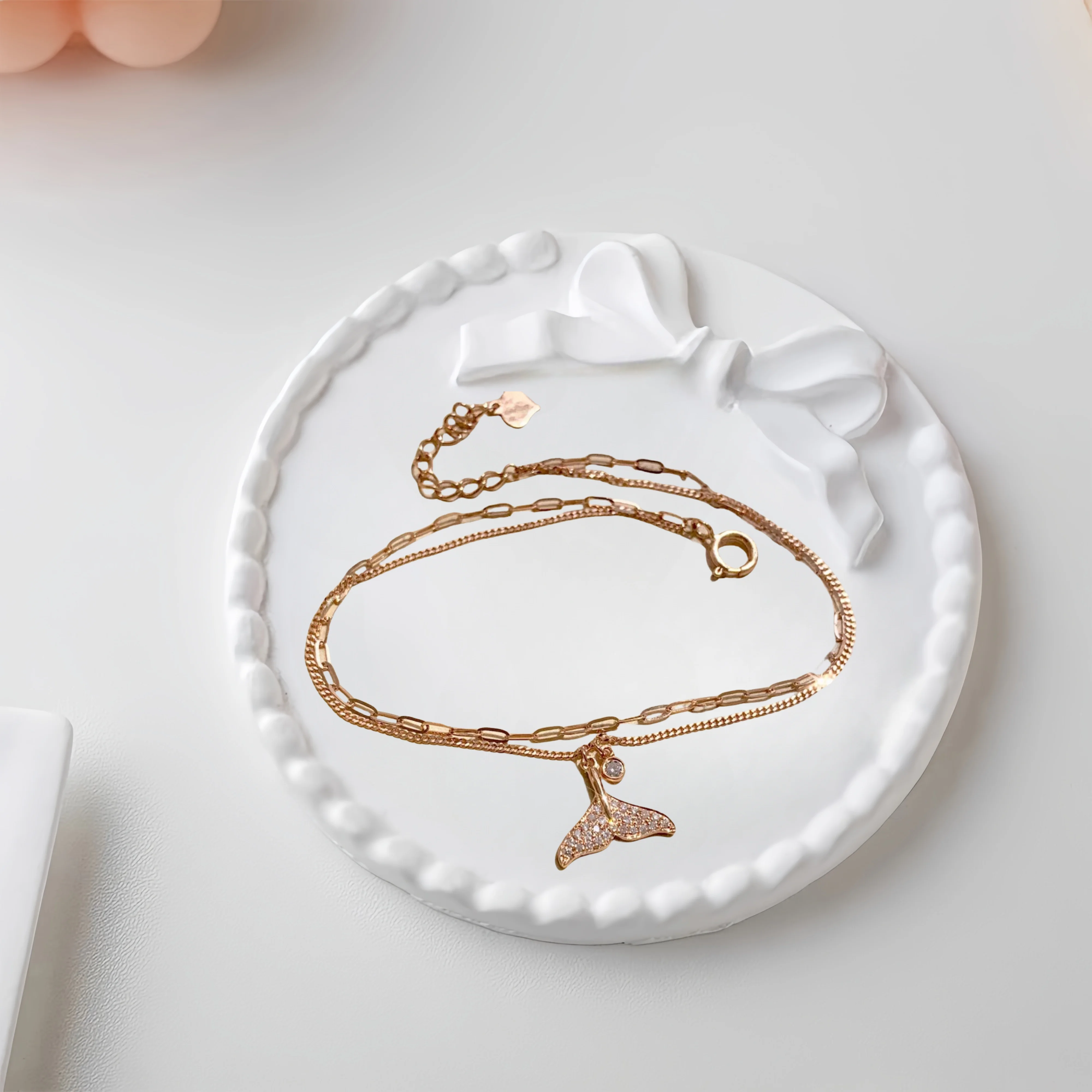 2025 Hot Selling Brand Women's Bracelet Fashionable, Simple, High-end Jewelry Suitable for Gifting To Friends
2025 Hot Selling Brand Women's Bracelet Fashionable, Simple, High-end Jewelry Suitable for Gifting To Friends