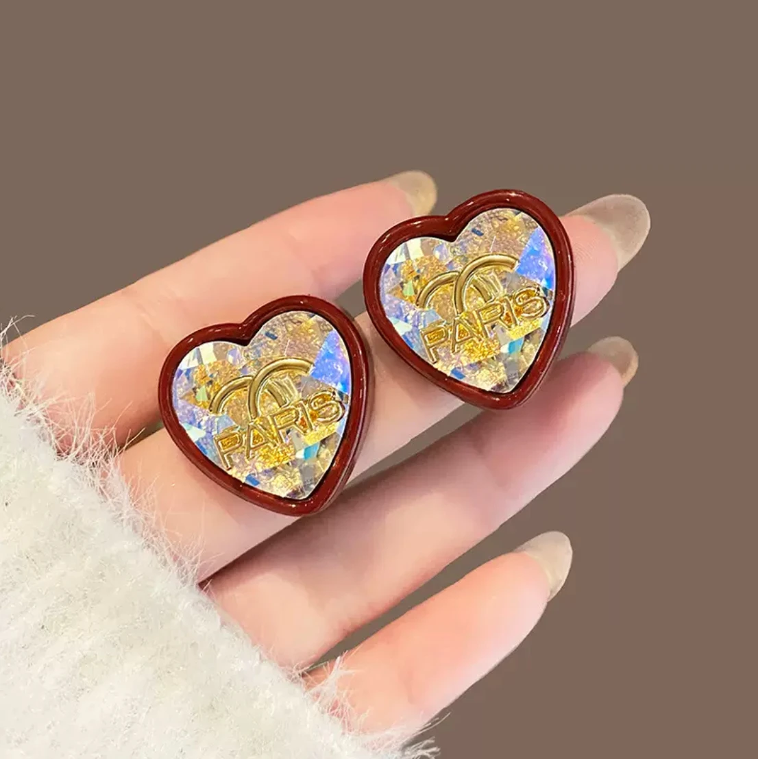 Luxury red crystal lettering love earrings high spirits earring 2025 new flashy earrings for women
Luxury red crystal lettering love earrings high spirits earring 2025 new flashy earrings for women