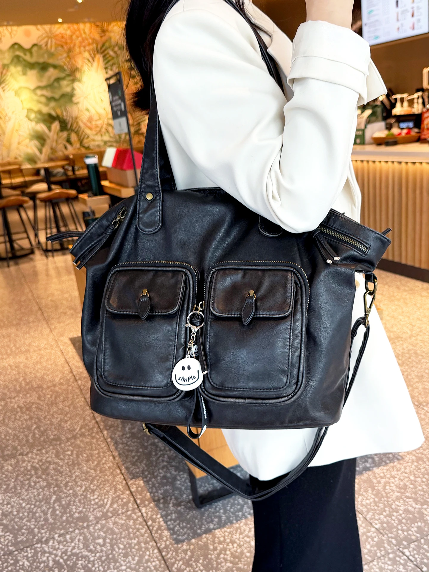 Retro Large Capaci Waed Leather Motorcycle Bag Women's Single oulder Slant Cross Big Bag Underarm Bag Multi ket Tote...
Retro Large Capaci Waed Leather Motorcycle Bag Women's Single oulder Slant Cross Big Bag Underarm Bag Multi ket Tote...