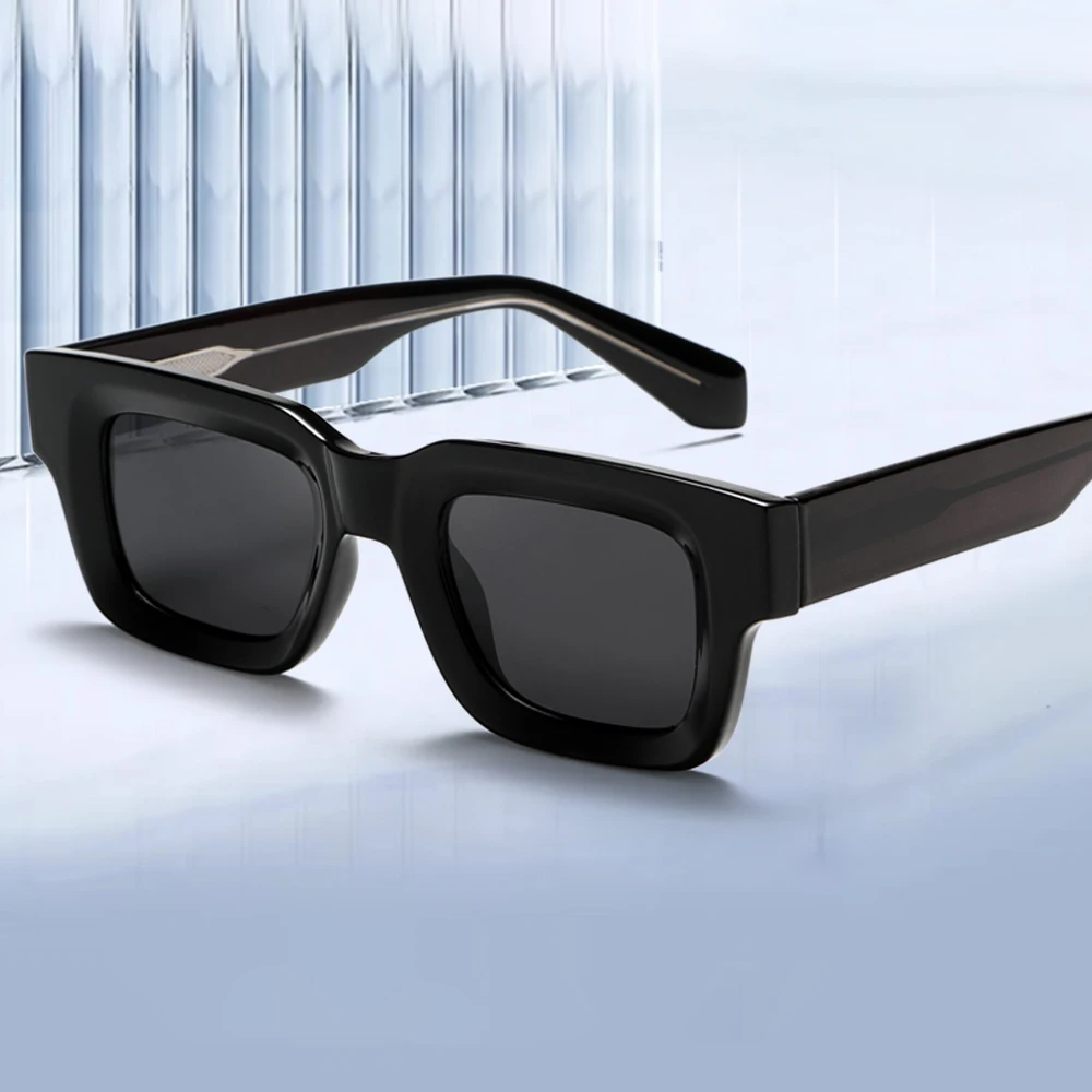 New sunglasses CP insert leg UV protection 400 outdoor riding driving mirror polarized dance party mirror female male
New sunglasses CP insert leg UV protection 400 outdoor riding driving mirror polarized dance party mirror female male