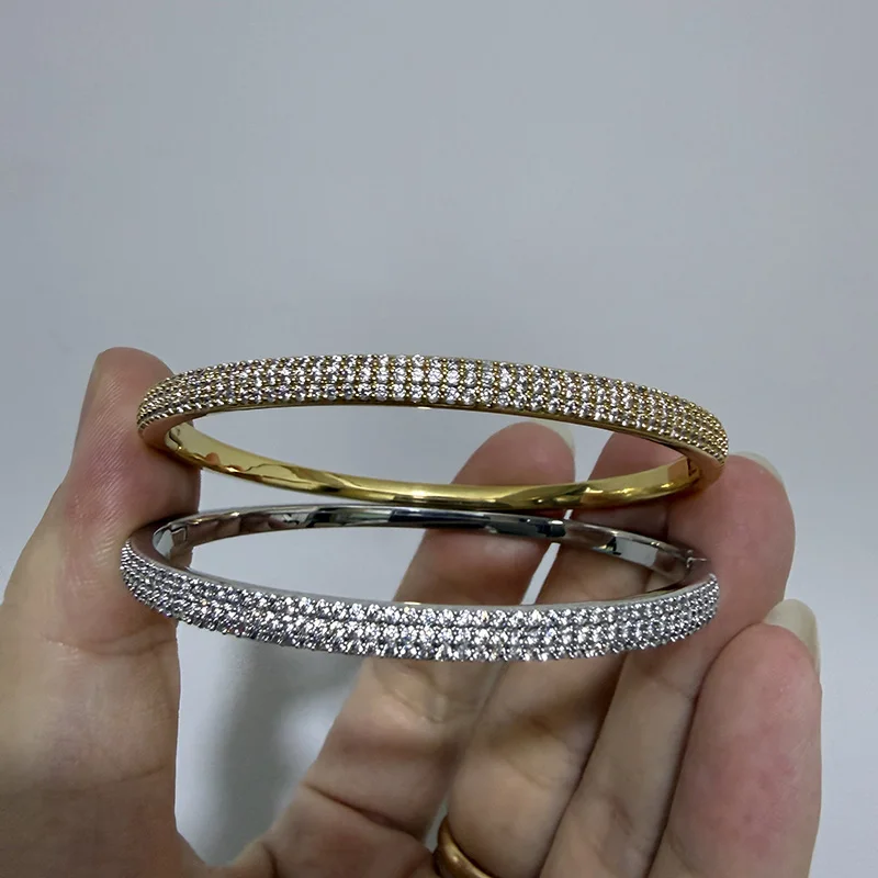 New Luxury Fashion Classic Bangle Jewelry Top Quality for Women And Men Party Wedding Ladies Fashion Bangle Three Rows of Zircon
New Luxury Fashion Classic Bangle Jewelry Top Quality for Women And Men Party Wedding Ladies Fashion Bangle Three Rows of Zircon