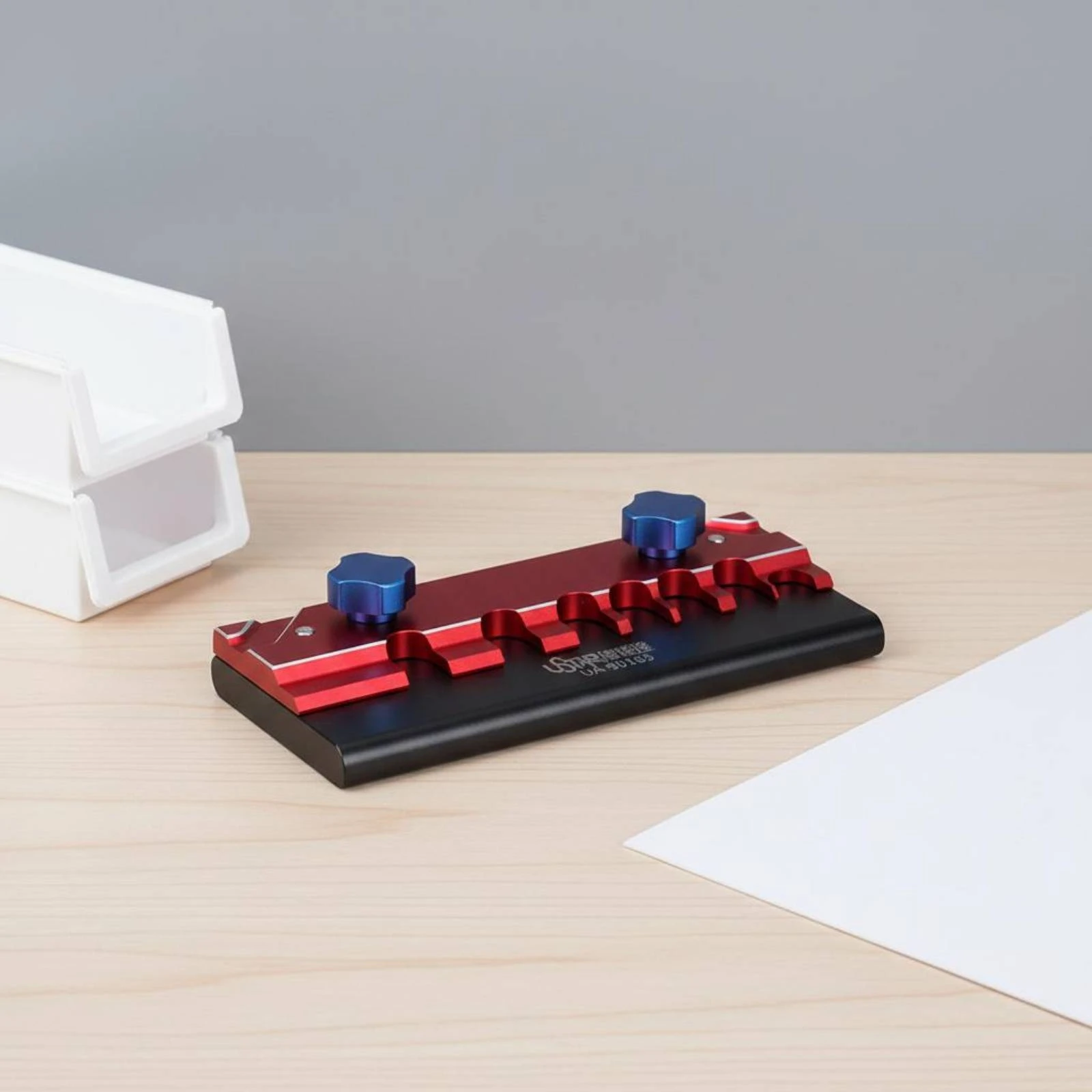 Etching Vise Small Parts Sheet Forming Vise Etching Sheet Bender Clamping Knobs
Etching Vise Small Parts Sheet Forming Vise Etching Sheet Bender Clamping Knobs