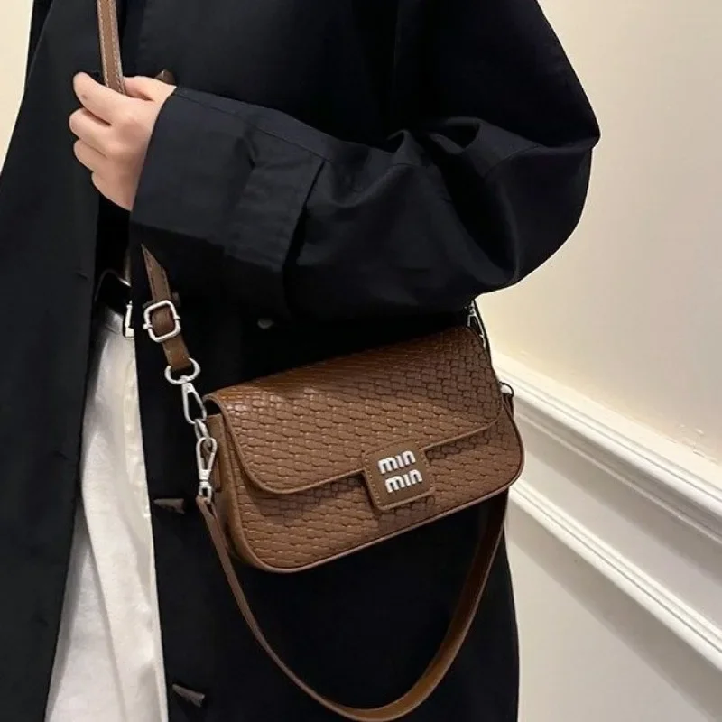 Minimalist Unique Leisure Business Women's Crossbody Bag Elegant Leather Letter Logo Large Capacity Diaper Bag Best Superstar
Minimalist Unique Leisure Business Women's Crossbody Bag Elegant Leather Letter Logo Large Capacity Diaper Bag Best Superstar