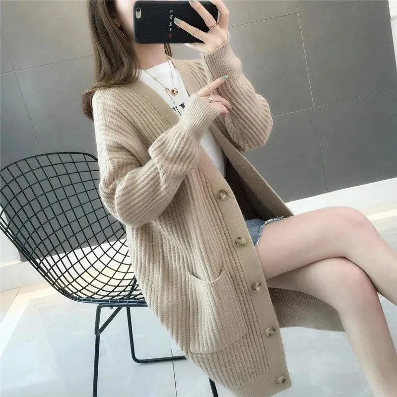 Women Elegant Long Sleeve V Neck Single Breasted Loose Knitwear Outwear Autumn Winter Knitted Cardigan Sweater Top
Women Elegant Long Sleeve V Neck Single Breasted Loose Knitwear Outwear Autumn Winter Knitted Cardigan Sweater Top