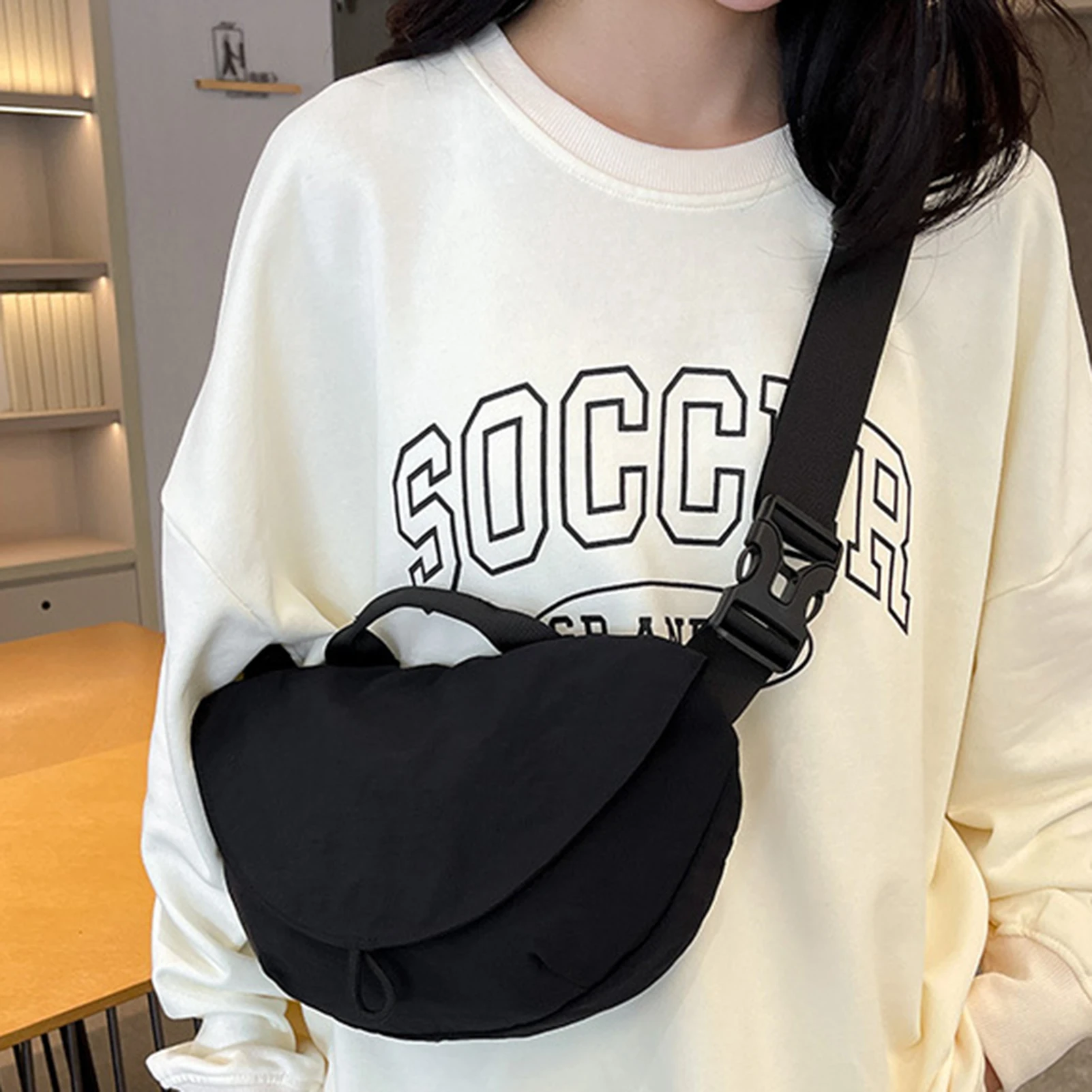 Women's Nylon Crossbody Bag Wear-resistant and Easy to Clean Shoulder Bag Ideal Gift for Birthdays and Anniversaries
Women's Nylon Crossbody Bag Wear-resistant and Easy to Clean Shoulder Bag Ideal Gift for Birthdays and Anniversaries
