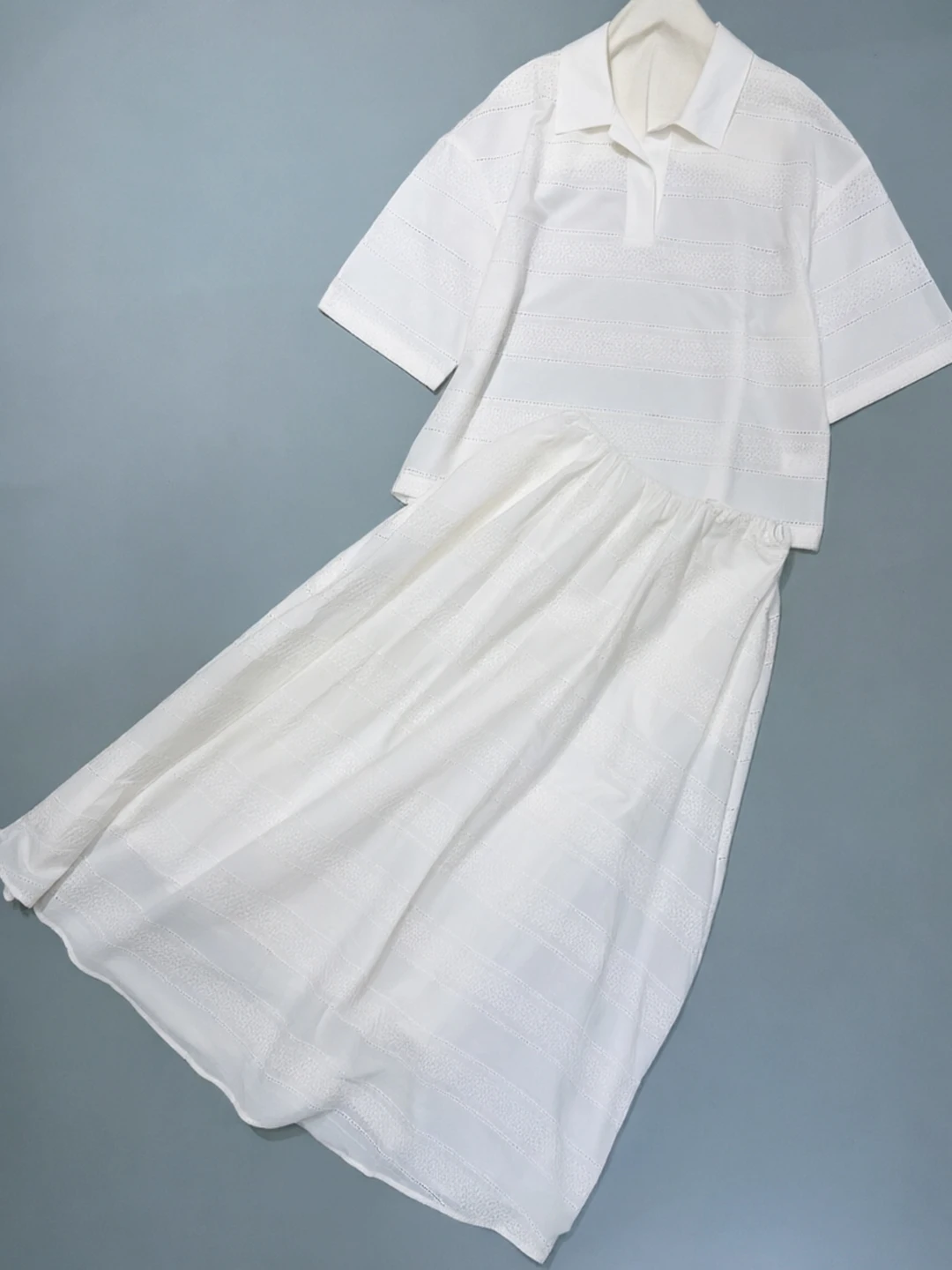 Spring/Summer New Arrival: High-Quality Women's Cotton Two-Piece Set — Sequin Top & Skirt
Spring/Summer New Arrival: High-Quality Women's Cotton Two-Piece Set — Sequin Top & Skirt