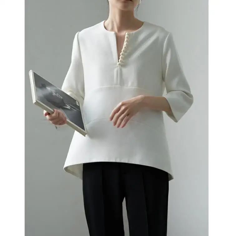 Pearl bottoming shirt new spring and autumn design white v-neck short top women's summer loose t-shirt
Pearl bottoming shirt new spring and autumn design white v-neck short top women's summer loose t-shirt