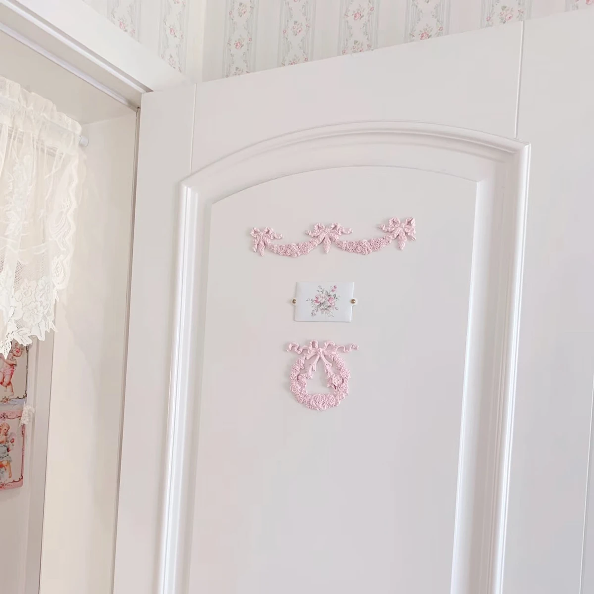Retro hollowed out wall stickers, carved cabinet doors, door and wall decorative stickers, home decor products
Retro hollowed out wall stickers, carved cabinet doors, door and wall decorative stickers, home decor products