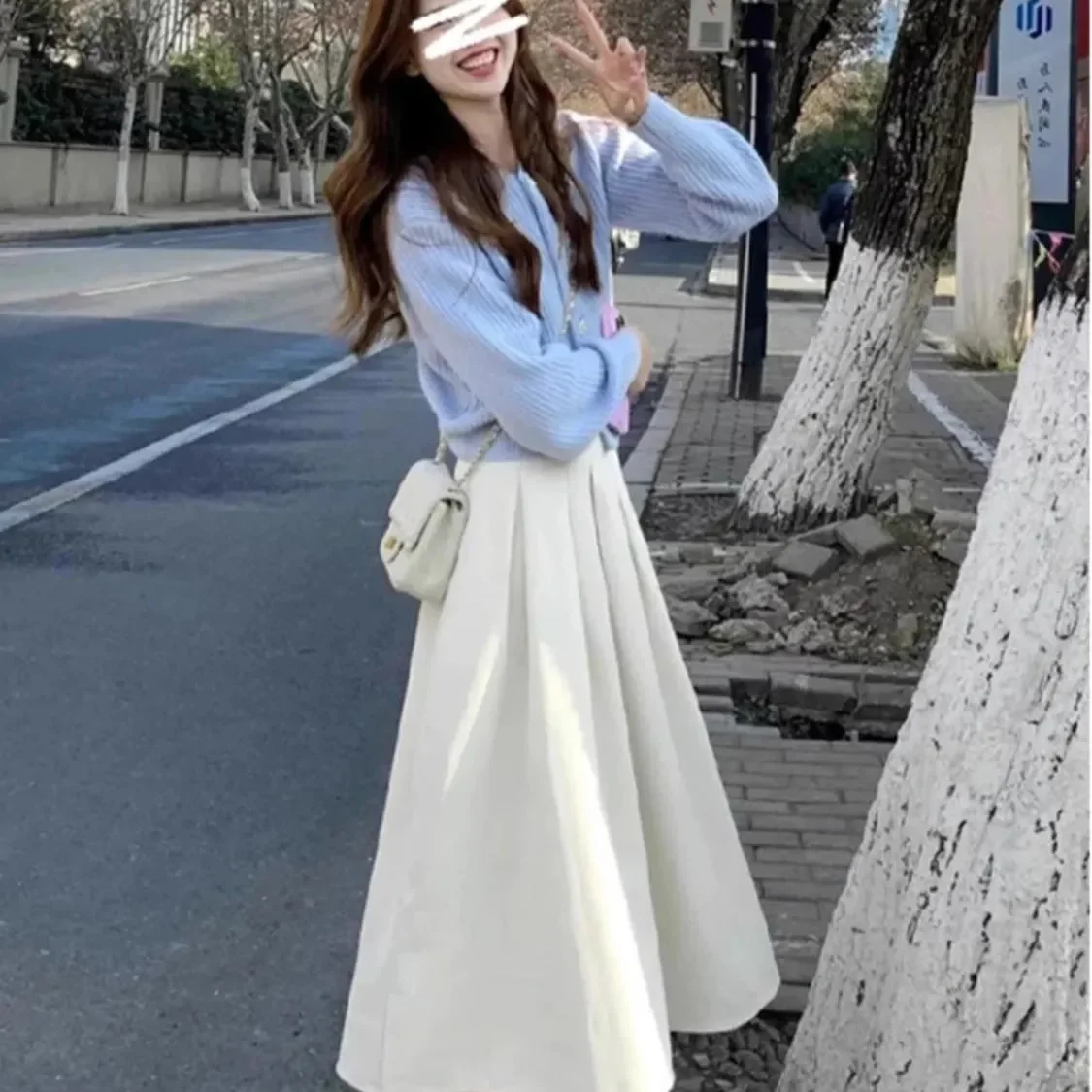 Fashion Two-piece Set New in Autumn Solid Color Polo Neck Loose Casual Top with Half Skirt Set for Women
Fashion Two-piece Set New in Autumn Solid Color Polo Neck Loose Casual Top with Half Skirt Set for Women